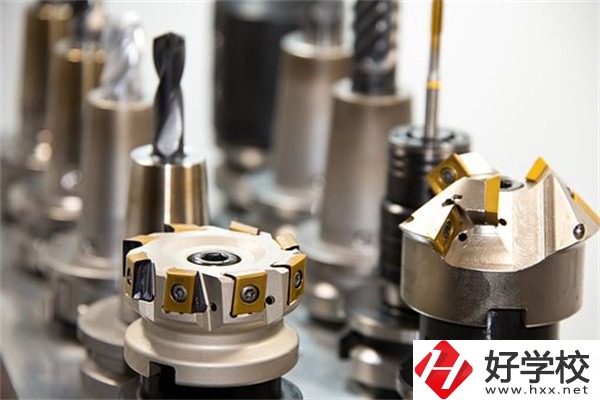 益陽不參加中考可以上中專嗎？有什么專業(yè)推薦？