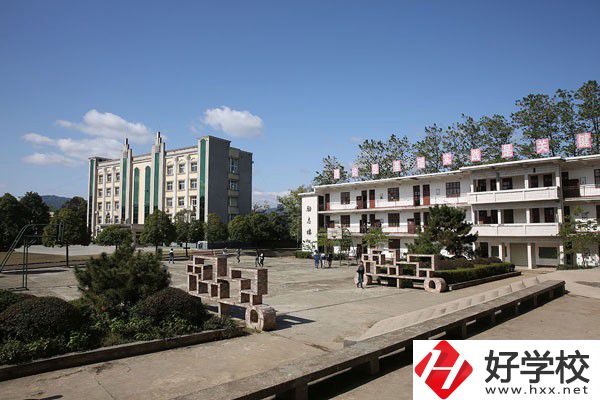 溆浦縣職業(yè)中等專業(yè)學(xué)校專業(yè)有哪些？辦學(xué)條件怎么樣？
