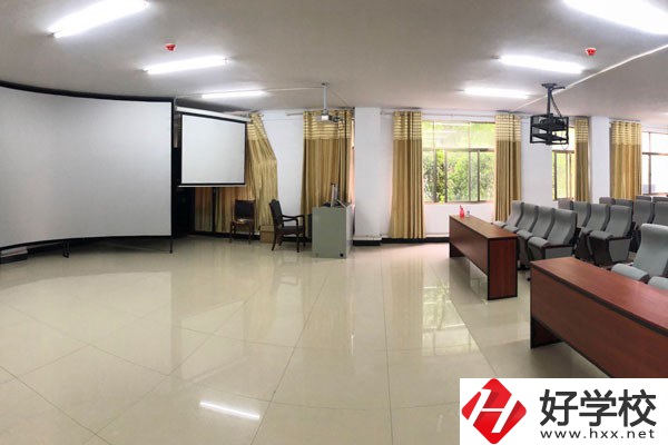 湖南省岳陽縣職業(yè)中專學(xué)校好不好？有哪些辦學(xué)特色？