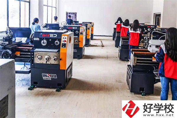 新化楚怡職校好不好？有些什么專業(yè)？