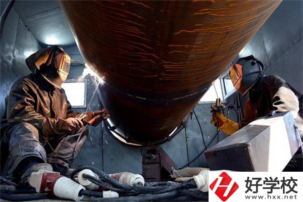 在湖南選擇技校就讀有什么優(yōu)勢(shì)？讀技校怎么樣？