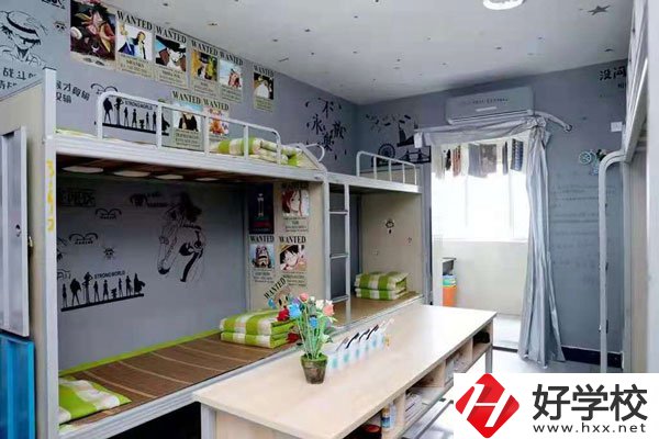 長(zhǎng)沙湘江科技中等職業(yè)學(xué)校宿舍環(huán)境和食堂環(huán)境怎么樣？