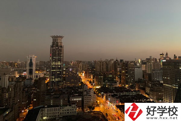攸縣求實職業(yè)技術(shù)學校的平面設(shè)計專業(yè)怎么樣？就業(yè)前景如何？
