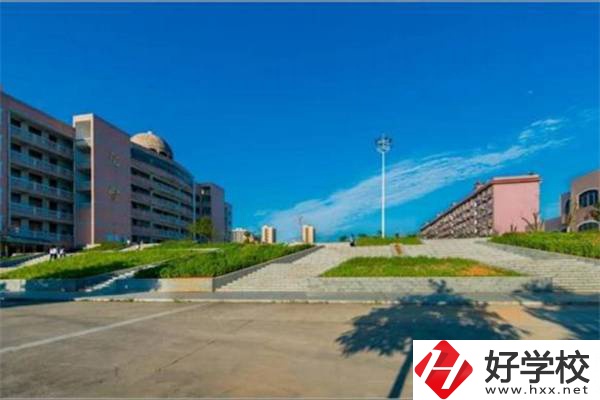 婁底最好的師范職校是哪所？師范專業(yè)好就業(yè)嗎？