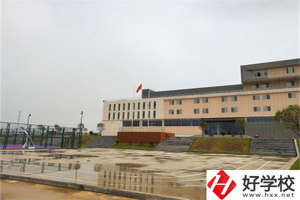 婁底民辦中職學(xué)校怎么樣？民辦中職值得就讀嗎？