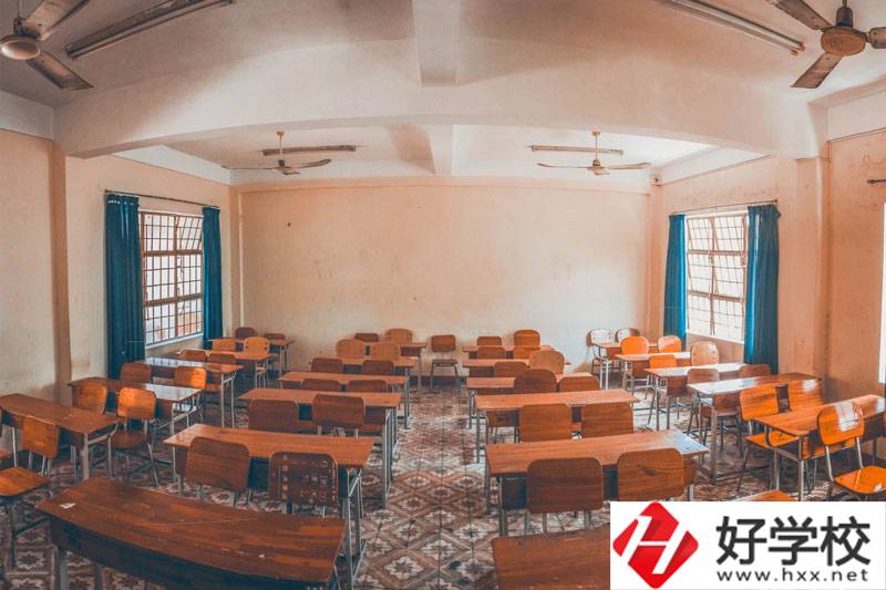 婁底職業(yè)技術學院有哪些專業(yè)？學費貴不貴？