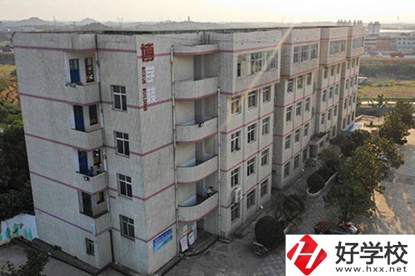 湘潭縣職業(yè)技術(shù)學校教學樓