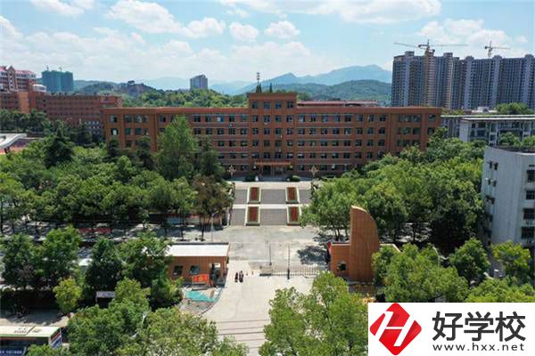 婁底最好的師范職校是哪所？師范專業(yè)好就業(yè)嗎？