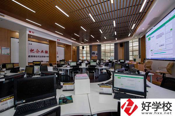 長沙財經(jīng)學校會計專業(yè)好進嗎？