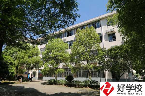 岳陽市第一職業(yè)中等專業(yè)學校是公辦學校嗎？學校怎么樣？