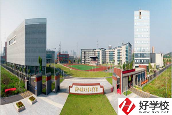 株洲市交通技工學(xué)校的地址在哪？學(xué)費是多少？