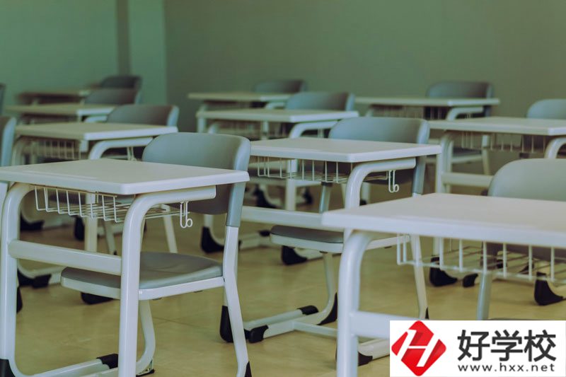 懷化啟航衛(wèi)校是中專嗎？學校怎么樣？