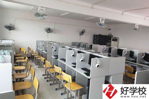 湘潭財(cái)經(jīng)職校是公辦的嗎？學(xué)生就業(yè)如何？