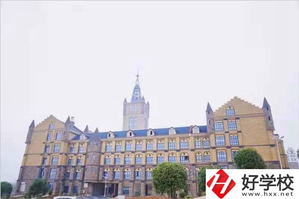 長(zhǎng)沙市拔萃中等職業(yè)學(xué)校怎么樣？