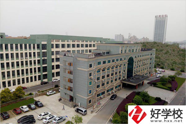婁底技師學(xué)院怎么樣？設(shè)施設(shè)備如何？