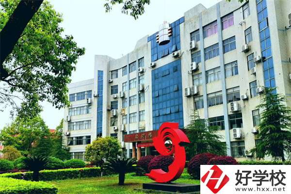 婁底哪些職校有開設(shè)護理專業(yè)？就業(yè)方向是什么？